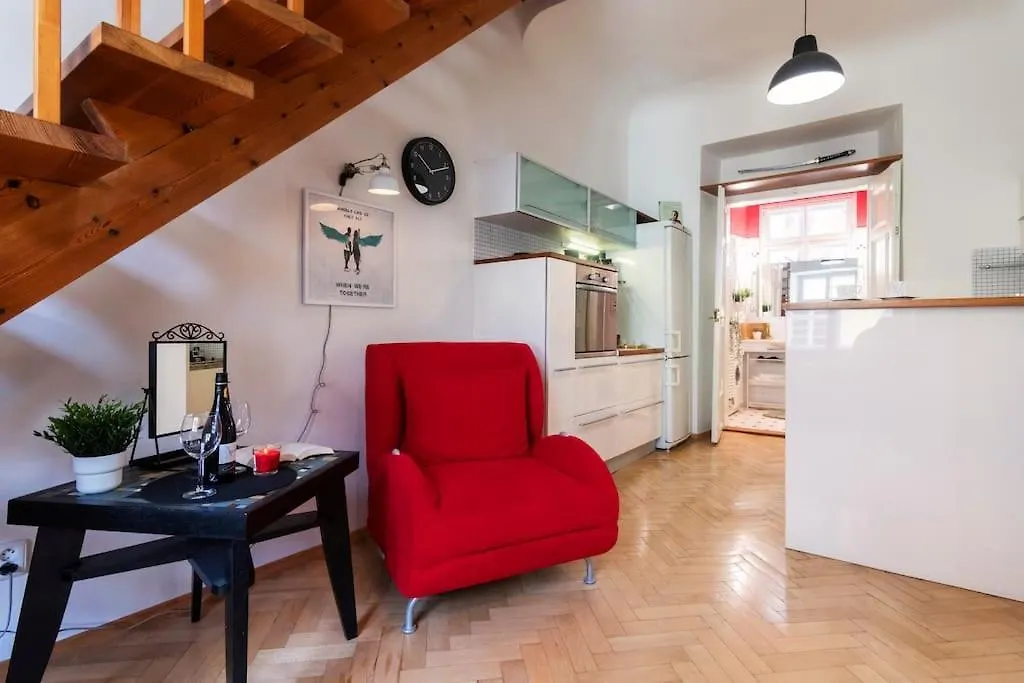 Fairytale Duplex - Billiard - Whirlpool - Home Cinema - Old Town Praga Appartamento