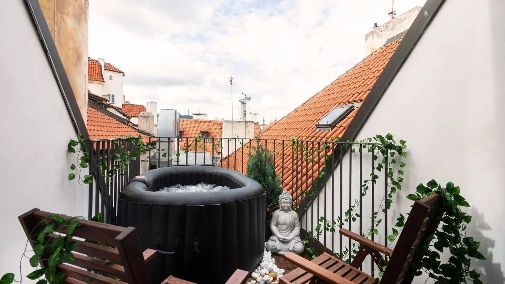 公寓 Fairytale Duplex - Billiard - Whirlpool - Home Cinema - Old Town 布拉格